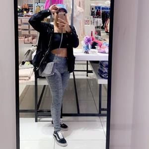 Meet your Posher, Ariana